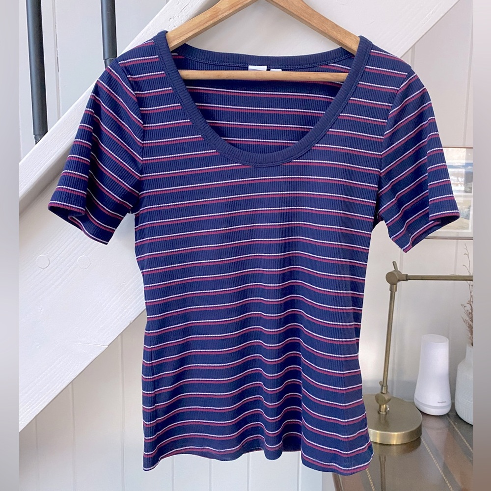 GAP women’s striped scoop neck tee - size medium